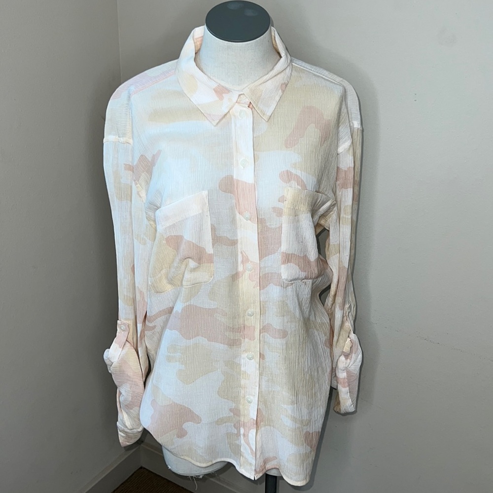 EUC Sanctuary Favorite Boyfriend Button down Camo Shirt XS